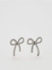 Kolczyki kokardki - srebrny. Szare kolczyki damskie Reserved, srebrne. Za 39.99 zł.