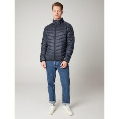Kurtka puchowa Protest Prtshaffer. Niebieskie kurtki męskie Protest, na zimę, bez wzorów, z puchu, eleganckie, bez kaptura. Za 427.50 zł.