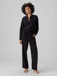 Vero Moda Spodnie w kolorze czarnym rozmiar: M. Czarne spodnie materiałowe damskie Vero Moda, bez wzorów, z materiału, klasyczne. Za 100.99 zł.