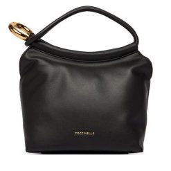 Torebka Coccinelle. Czarne torebki klasyczne damskie Coccinelle, bez wzorów, bez dodatków. Za 889.99 zł.