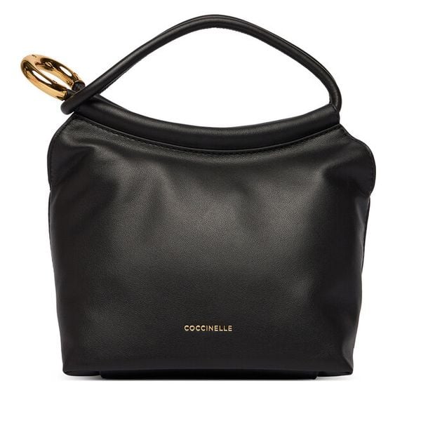 Torebka Coccinelle. Czarne torebki klasyczne damskie Coccinelle, bez wzorów, bez dodatków. Za 889.99 zł.