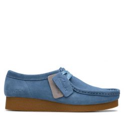 Półbuty Clarks. Niebieskie półbuty damskie Clarks, bez wzorów, bez obcasa, na płaskiej podeszwie. Za 389.99 zł.