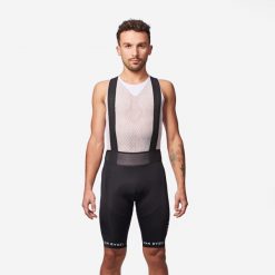 Spodenki rowerowe męskie Van Rysel RCR Decathlon AG2R La Mondiale Team Replica. Białe szorty męskie VAN RYSEL, bez wzorów, z tworzywa sztucznego, sportowe. Za 359.99 zł.