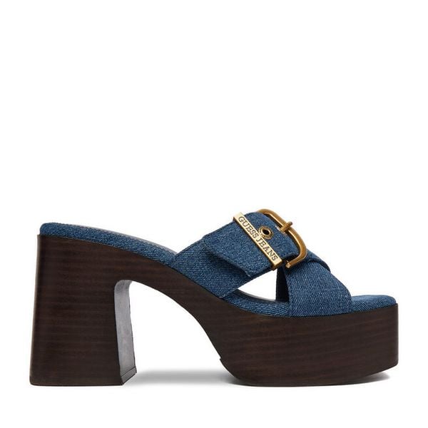 Klapki Guess Jeans. Niebieskie klapki damskie Guess Jeans, z aplikacjami, z jeansu, bez obcasa. Za 329.99 zł.