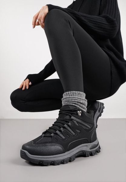 Czarne Buty Trekkingowe Traperki Vices ze Sznurowaną Cholewką Afellie. Czarne obuwie trekkingowe damskie Renee. Za 89.99 zł.
