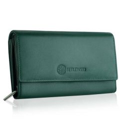 Portfel damski BETLEWSKI BPD-SS-12 ZIELONY. Zielone portfele damskie Betlewski, bez wzorów, ze skóry. Za 139.99 zł.