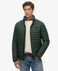 Superdry Kurtka Fuji Lite pikowana slim z recyklingowanego nylonu. Zielone kurtki męskie Superdry., m, z aplikacjami, z gumy, bez kaptura. Za 484.45 zł.