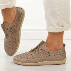 Beżowe skórzane półbuty damskie barefoot M.Daszyński Ol38-7. Brązowe półbuty damskie M.Daszyński, bez wzorów, z jeansu, klasyczne, bez obcasa, na płaskiej podeszwie. W wyprzedaży za 206.10 zł.