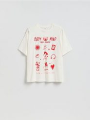 Luźny t-shirt z nadrukiem - złamana biel. T-shirty damskie Reserved, l, bez wzorów, z bawełny, bez kołnierzyka. Za 39.99 zł.