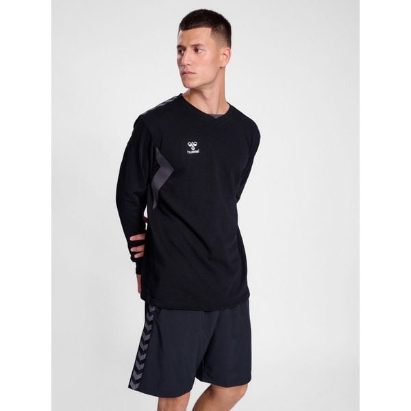 Bluza Hummel Authentic. Czarne bluzy sportowe damskie HUMMEL, bez wzorów, bez ramiączek, bez kaptura. Za 217.50 zł.