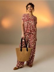 Pleciona torba na ramię typu tote z aplikacjami kwiatowymi - beżowy. Brązowe torebki klasyczne damskie Sinsay, z aplikacjami, bez dodatków. Za 49.99 zł.