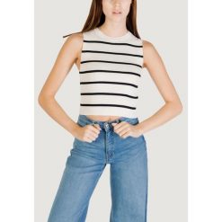 Stanik opaska Kobieta ONLY ONLMAJLI S/L KNT NOOS. Białe biustonosze sportowe damskie Only, bez wzorów, z nylonu. W wyprzedaży za 124.10 zł.