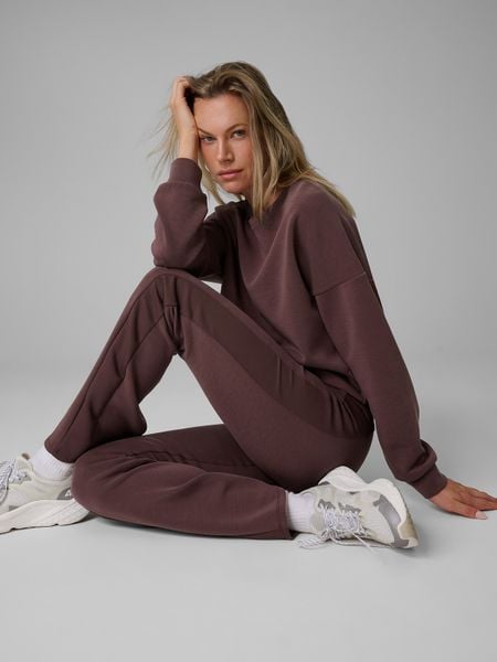 4F Legginsy z rozszerzanymi nogawkami damskie - brązowe XXL. Brązowe legginsy damskie 4f, s, bez wzorów, z dzianiny. Za 129.99 zł.