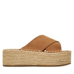 Espadryle DeeZee. Brązowe espadryle damskie DeeZee, bez wzorów, bez obcasa. Za 111.99 zł.