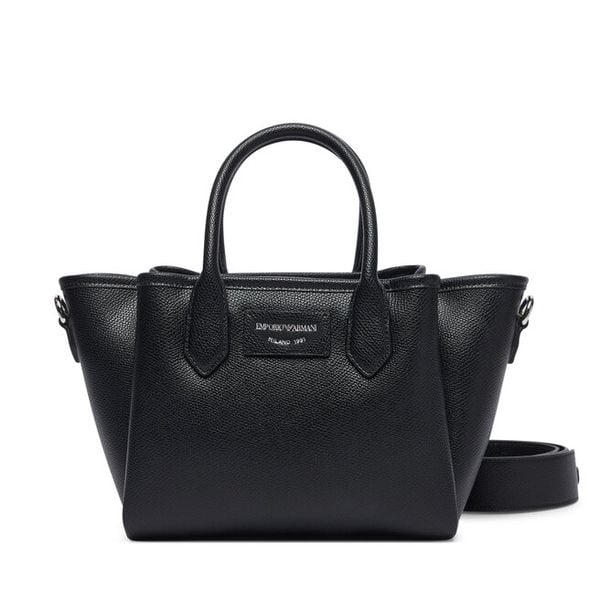 Torebka Emporio Armani. Czarne torebki klasyczne damskie Emporio Armani, bez wzorów, bez dodatków. Za 1,464.00 zł.