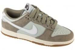Buty sportowe Sneakersy męskie, Dunk Low Retro SE. Zielone buty sportowe na co dzień męskie Nike, z materiału, bez zapięcia, trekkingowe. Za 499.99 zł.