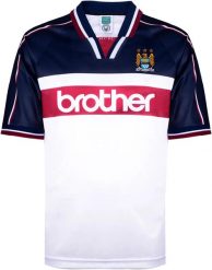 Koszulka wyjazdowa Manchester City 1998 retro, wielokolorowa. Białe t-shirty damskie MANCHESTER CITY, s, z aplikacjami, z materiału, bez kołnierzyka. Za 233.99 zł.