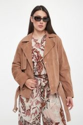 Kurtka damska z zamszowej skóry Epoca MARELLA. Kurtki damskie Marella, bez wzorów, ze skóry, bez kaptura. Za 2,499.00 zł.