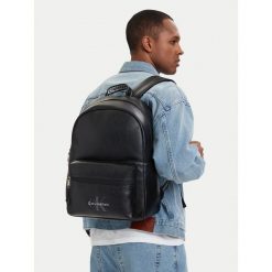 Plecak Calvin Klein. Czarne plecaki męskie CALVIN KLEIN, bez wzorów. Za 529.99 zł.