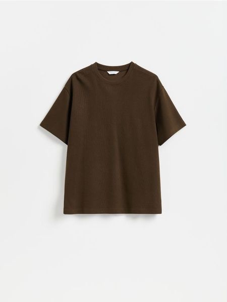 T-shirt boxy w prążek - brązowy. Brązowe t-shirty męskie Reserved, l, bez wzorów, z bawełny, bez kołnierzyka. Za 79.99 zł.