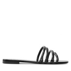 Klapki GIUSEPPE ZANOTTI. Czarne klapki damskie GIUSEPPE ZANOTTI, bez wzorów, bez obcasa. Za 3,949.00 zł.