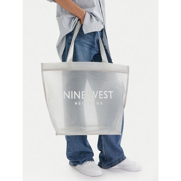 Torebka Nine West. Szare torebki klasyczne damskie Nine West, bez wzorów, bez dodatków. Za 79.99 zł.