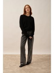 Just Cashmere Kaszmirowy sweter "Jeanne" w kolorze czarnym rozmiar: XL. Czarne swetry klasyczne damskie Just Cashmere, xl, z kaszmiru, bez kołnierzyka. Za 369.99 zł.