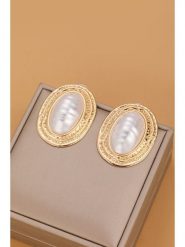 Atelier MIU Pozłacane kolczyki z perłami rozmiar: onesize. Białe kolczyki damskie atelier MIU, z perłą, pozłacane. Za 34.99 zł.