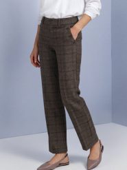 Street One spodnie z tkaniny Kobiety brązowy, 38-30. Brązowe spodnie materiałowe damskie Street One, bez wzorów, z tkaniny, biznesowe. Za 399.95 zł.