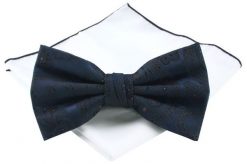 Męska Mucha (Poszetka w Zestawie) - Chattier - Granat, Delikatny Wzór. Niebieskie krawaty i muchy męskie Chattier, bez wzorów, eleganckie. Za 59.00 zł.