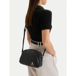 Torebka Beverly Hills Polo Club. Czarne listonoszki damskie Beverly Hills Polo Club, bez wzorów, bez dodatków. Za 169.99 zł.