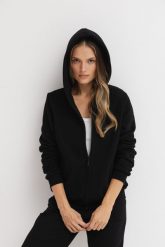LEKKA BLUZA MOLLY CZARNA L - Flawless. Czarne bluzy z kapturem damskie Flawless, l, z bawełny. Za 390.00 zł.