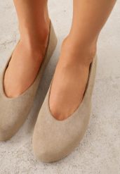 Zielone Casualowe Balerinki z Imitacji Zamszu Zambra. Zielone baleriny damskie Born2be, bez wzorów, z jeansu, bez obcasa. Za 79.99 zł.