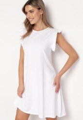 Biała Letnia Sukienka Bawełniana z Falbankami Wokół Ramion Sasare. Białe sukienki damskie Born2be, na lato, l, bez wzorów, z bawełny, bez kołnierzyka, bez ramiączek, mini, trapezowe. Za 44.99 zł.