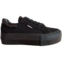 Buty Lee Cooper W LCW-24-31-2180LA czarne. Czarne buty sportowe na co dzień damskie bez wzorów, z gumy. Za 255.37 zł.