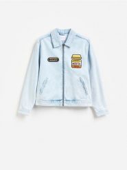 Jeansowa kurtka z naszywkami - niebieski. Niebieskie kurtki męskie Reserved, l, z aplikacjami, z denimu, bez kaptura. Za 169.99 zł.