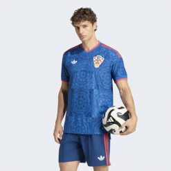 Oryginalna koszulka wyjazdowa Croatia 26. Niebieskie t-shirty sportowe męskie Adidas, l, z dzianiny, bez ramiączek, do piłki nożnej, climacool (adidas). Za 649.00 zł.