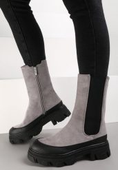 Szare Botki Hephiene. Szare botki damskie Renee, bez obcasa, na płaskiej podeszwie, bez zapięcia. Za 159.99 zł.
