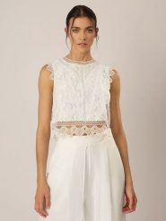 APART Top w kolorze białym rozmiar: 42. Białe topy damskie Apart, bez wzorów, z koronki, bez kołnierzyka. Za 148.26 zł.