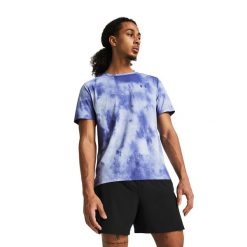 Koszulka do biegania męska Under Armour Laser Wash. Fioletowe t-shirty sportowe męskie Under Armour, m, bez ramiączek, do biegania. Za 229.99 zł.