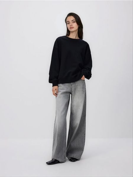 Gładka bluza z bawełną - czarny. Czarne bluzy bez kaptura damskie Reserved, l, z bawełny. Za 89.99 zł.