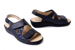 DR. BRINKMANN 710217-05 blau, sandały damskie. Niebieskie sandały damskie Dr. Brinkmann, bez wzorów, ze skóry, bez obcasa. Za 244.93 zł.