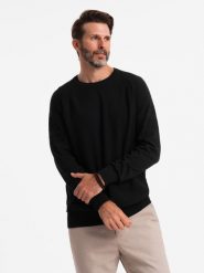 Męski sweter raglan z prążkowanymi rękawami – czarny V2 OM-SWSW-0144 - XXL. Czarne swetry męskie Ombre Clothing, l, z aplikacjami, z bawełny, bez kołnierzyka. W wyprzedaży za 79.99 zł.