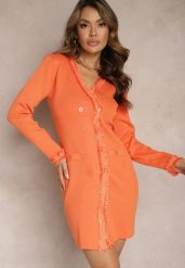 Pomarańczowa Sweterkowa Sukienka z Ozdobnymi Frędzelkami i Guzikami Opleria. Brązowe sukienki damskie Renee, bez wzorów, eleganckie, bez kołnierzyka, bez ramiączek, mini. Za 59.99 zł.