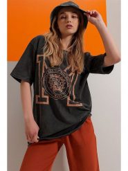 Trendyol Koszulka w kolorze antracytowym rozmiar: 36. Czarne t-shirty damskie Trendyol, bez wzorów, z bawełny, bez kołnierzyka. Za 52.67 zł.