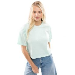 Damski luźny crop top Lifestyle Siroko IBZ Eivissa Water Green. Niebieskie topy damskie SIROKO, bez wzorów, z bawełny, bez ramiączek. Za 126.00 zł.