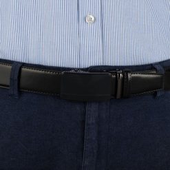 Pasek męski skórzany 3,5 cm klamra automatyczna Beltimore czarny 03-563 : Kolory - czarny, Rozmiar pasków - r.115-130 cm. Czarne paski męskie bez wzorów, ze skóry, wizytowe. Za 64.99 zł.