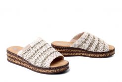 RIEKER 629X8-60 beige, klapki damskie. Brązowe klapki damskie Rieker, bez wzorów, bez obcasa. Za 271.92 zł.