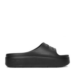 Klapki Reebok. Czarne klapki damskie Reebok, bez wzorów, bez obcasa. Za 119.99 zł.