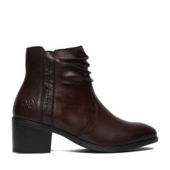 Botki Rieker. Brązowe botki damskie Rieker, bez obcasa, na słupku, bez zapięcia. Za 449.99 zł.